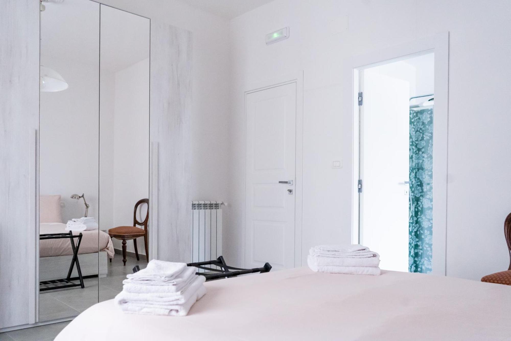 Lemonhouse Apartment เนเปิลส์ ภายนอก รูปภาพ